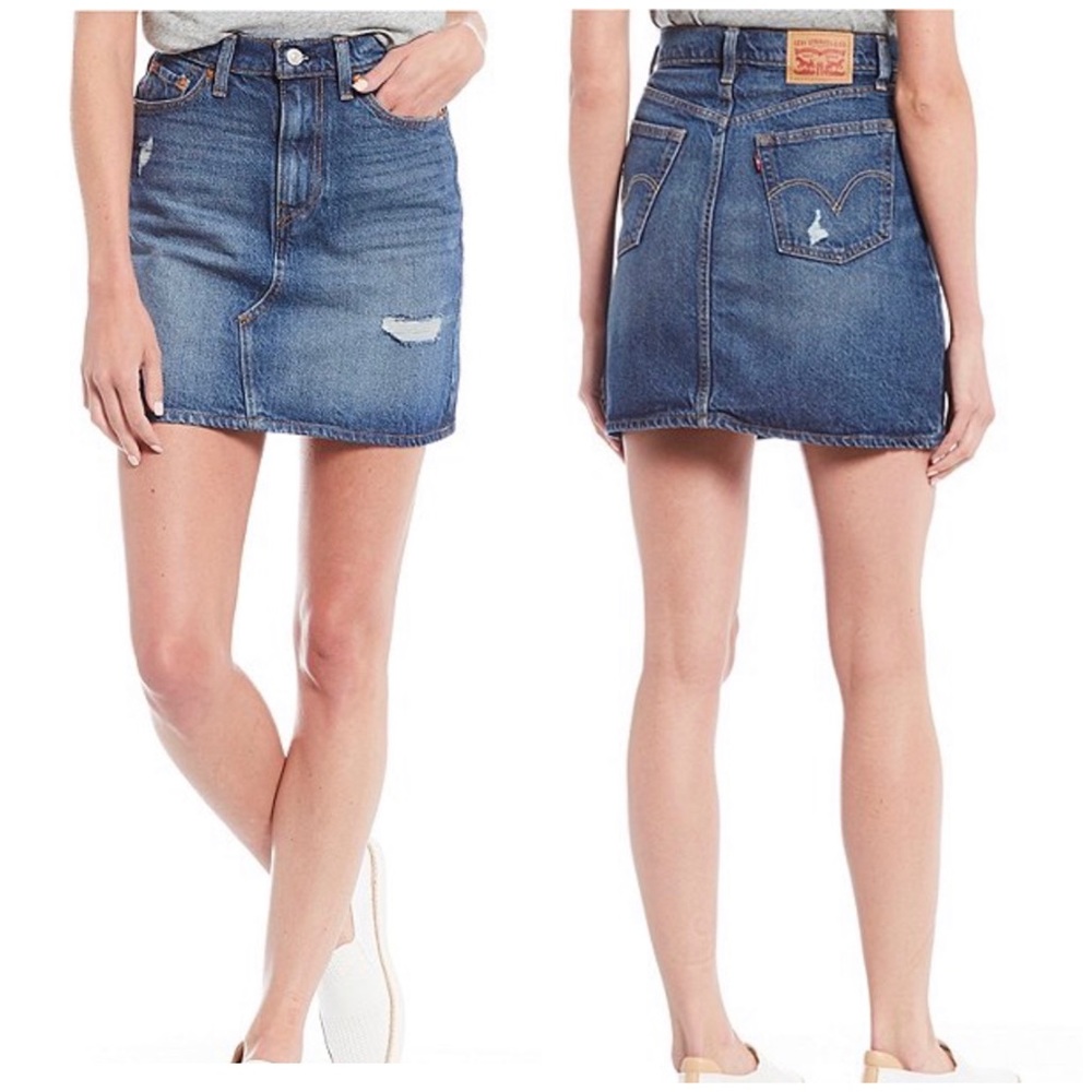 Levi’s deconstructed denim mini skirt size 8 NWT